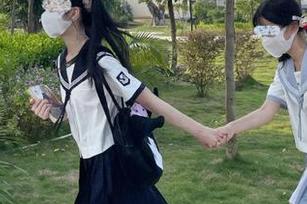 登录51吃瓜，一条条爆料供应不断，像是看了一场小型的真人秀
