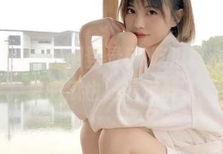 刚登录51吃瓜群众，手心里的瓜也跟着沉醉了