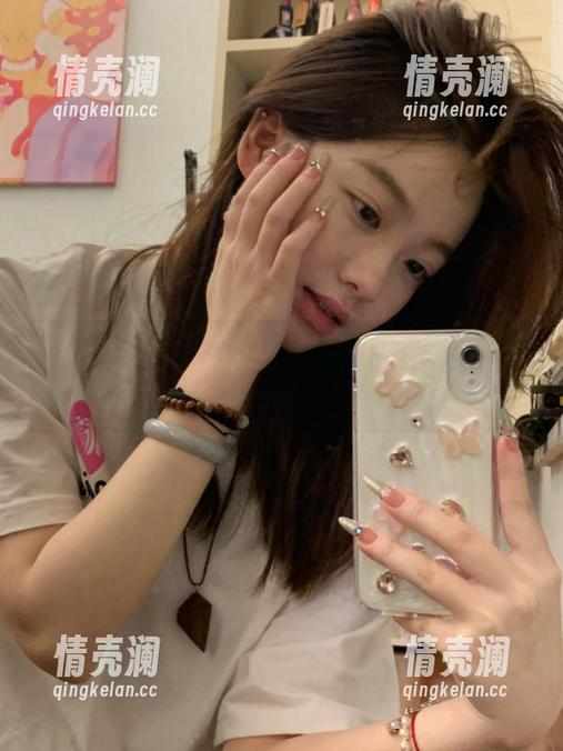 黑料流出，61吃瓜网址带你看热闹，别被烫伤哦！