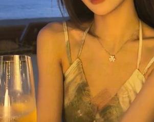 91黑料app，手指一滑，瓜就掉下来了，吃个不停究竟有多爽？