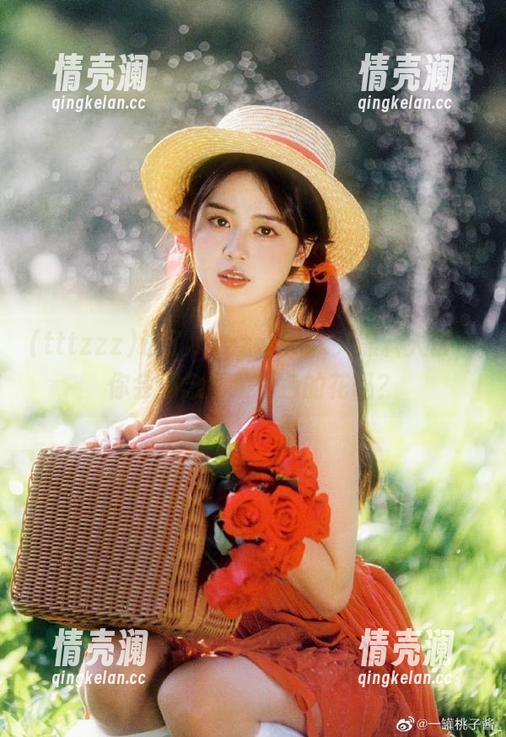进了tttzzz.su永久黑料入口，你会怀念那朵白色的花吗？