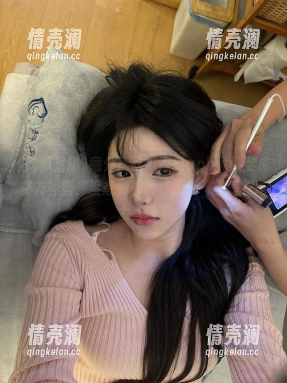 意外！吃瓜直播app竟然变成交友神器，没想到都能“顺便”士气提吃，太有趣了。