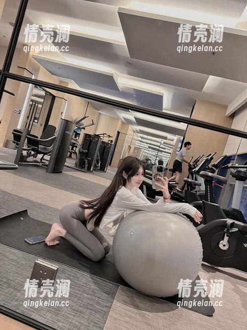 救世主上线！吃瓜网App带来“必看大瓜”，完全不想再工作了。