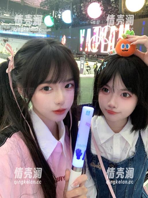 吃瓜网请注意，轻轻一戳收藏，必看大瓜就不远了！