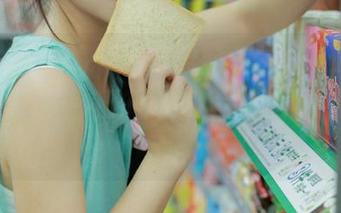 免费收听黑料直播，快上“吃瓜网站”，今日的料可比我的早饭有趣多了！