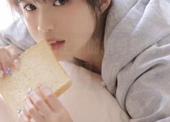 逐渐上瘾的扒哥黑料下载，让你成为朋友圈‘瓜神’！