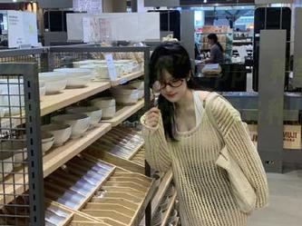 “黑料在线”app，种草修炼内功的神器，手里贪心想看看各种八卦，无隙可乘！