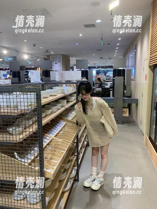 “黑料在线”app，种草修炼内功的神器，手里贪心想看看各种八卦，无隙可乘！