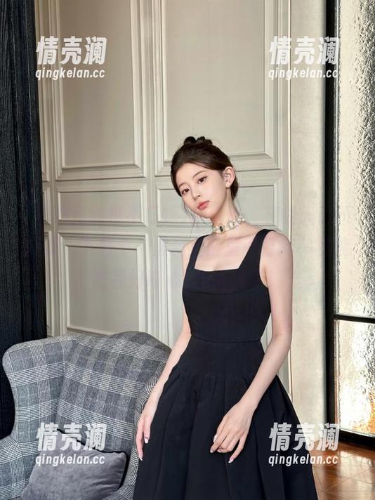 所以说，在线入口不打烊，下载个“黑料正能量不打烊”就能把我好奇心hack掉了！
