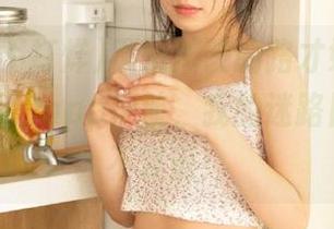 不怕摔跤的路才好，黑料社不打烊的app护航，我的迷路日子一去不复返！