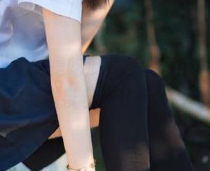 明明是吃瓜，黑料网hl10视频却偷偷带着一丝香气…